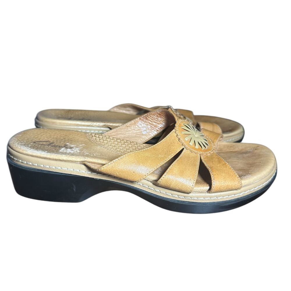 Clarks Women's Leather Sandals 7.5 Comfortable Cross-Strap Sandals with Flower